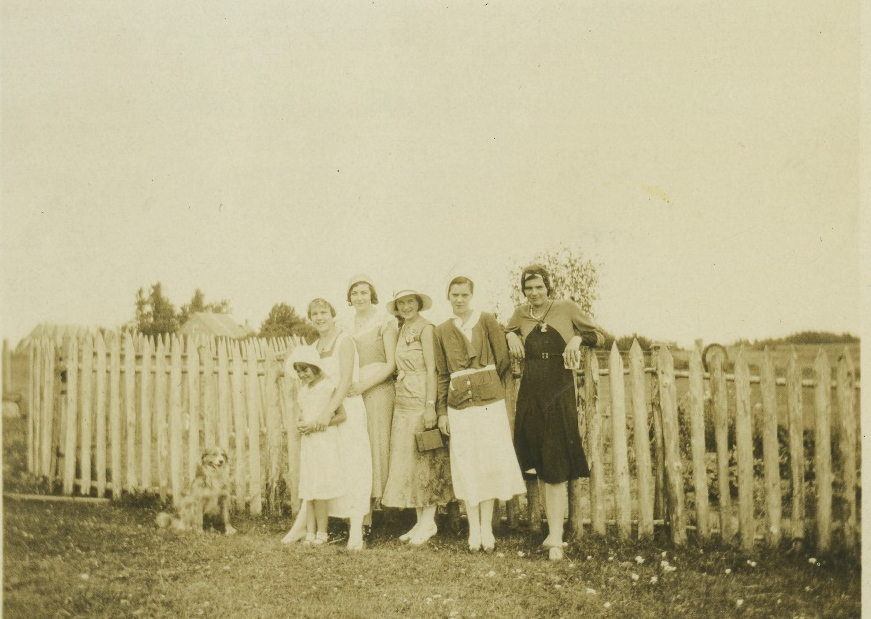 Florence MacKeil (Rankin) with a family group
