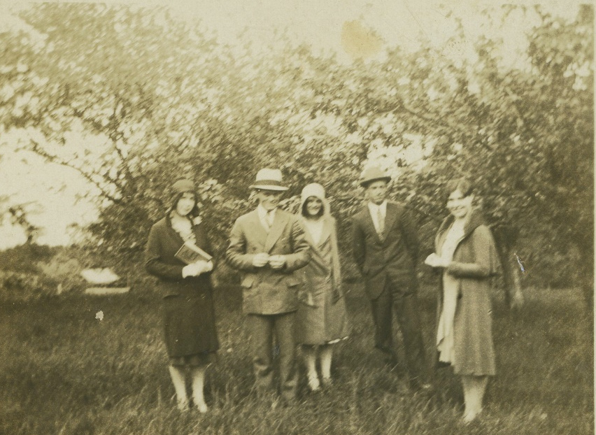 Margaret Ross, Jimmy, Adeline, an unidentified person and Margaret's sister