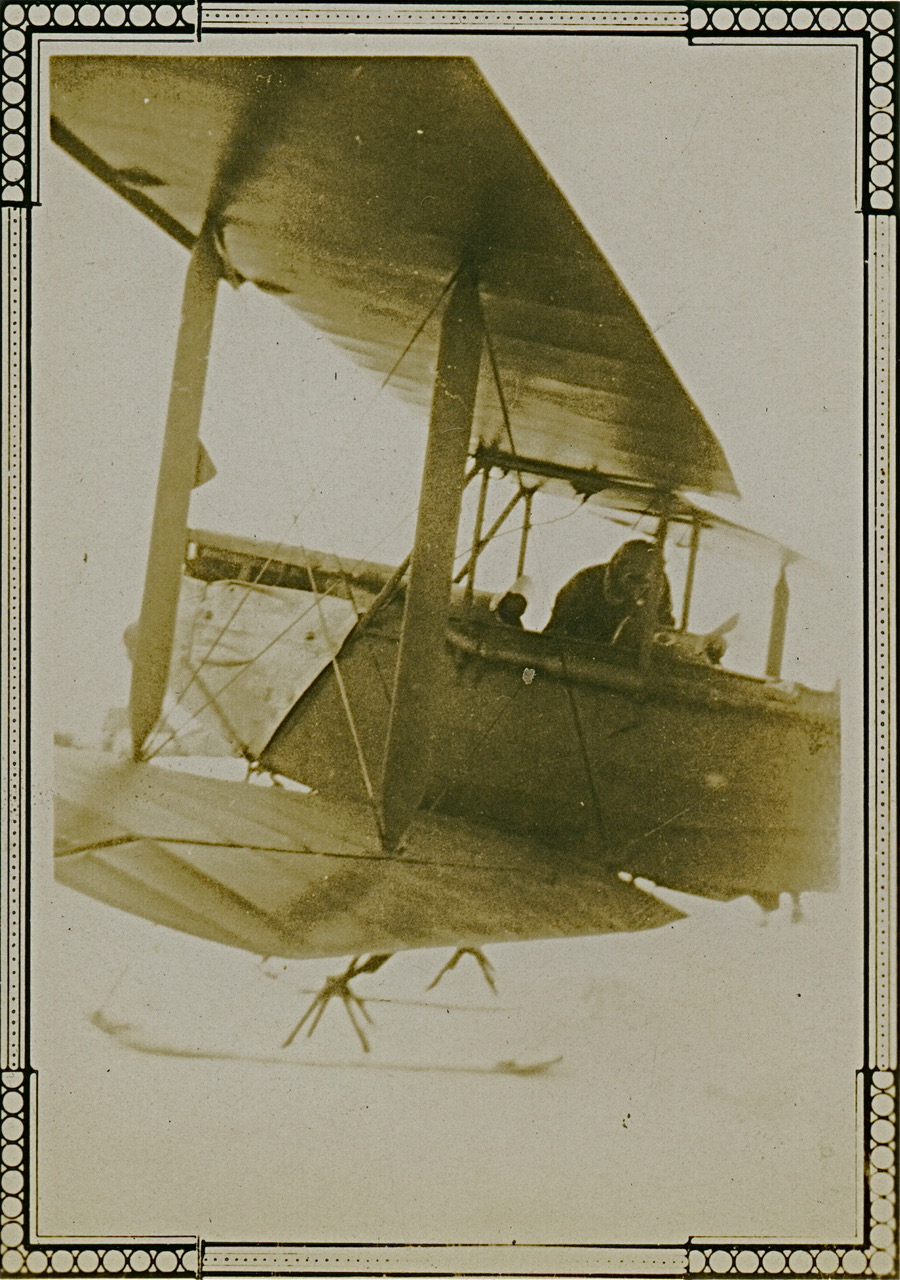 Early aircraft photograph
